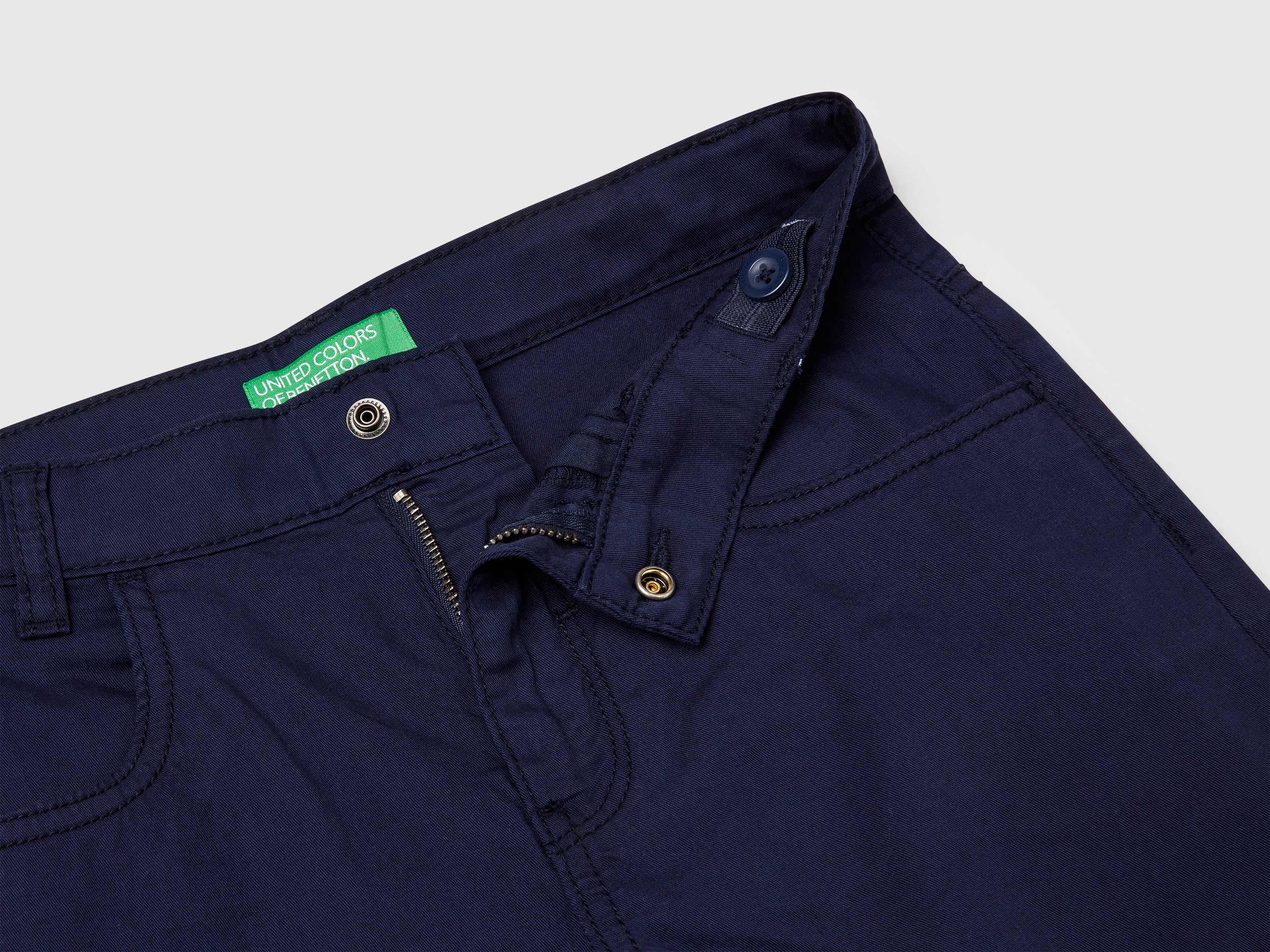 Bermudas leves com bolsos - ucb_image_DS1