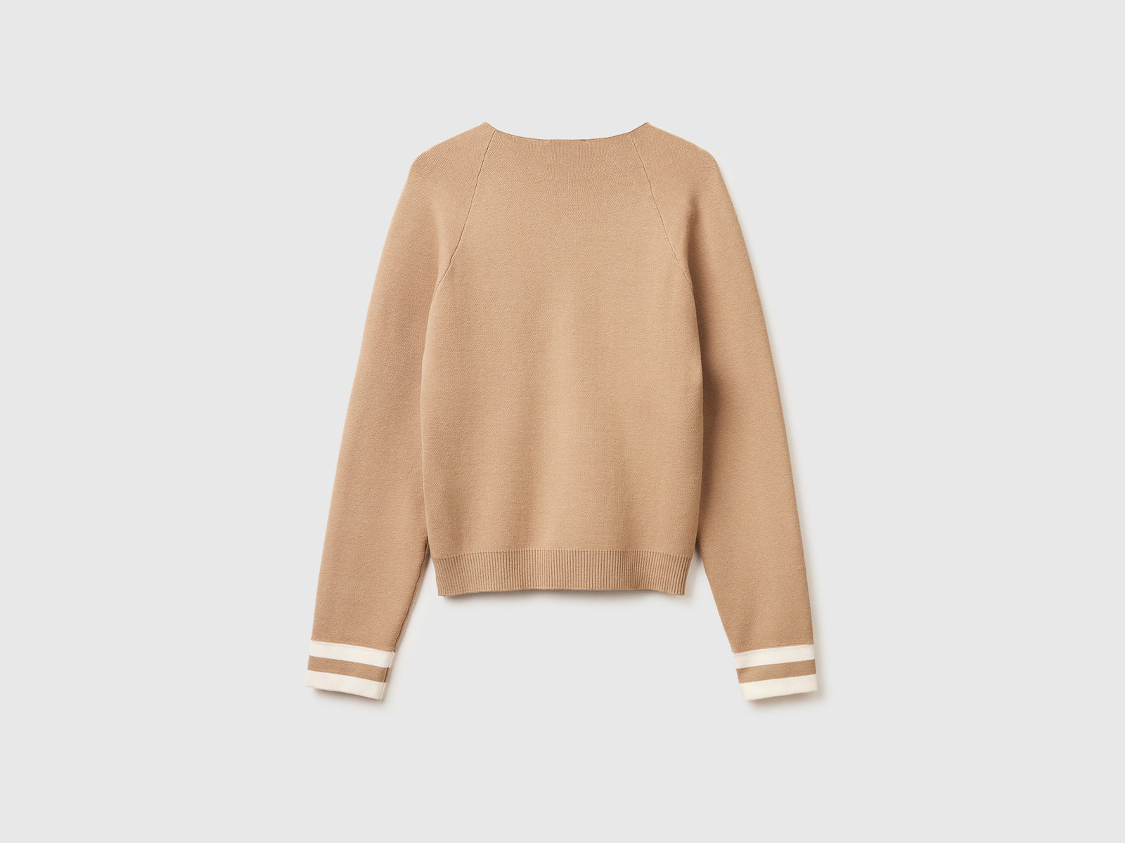 Boxy fit V-neck sweater - ucb_image_BS