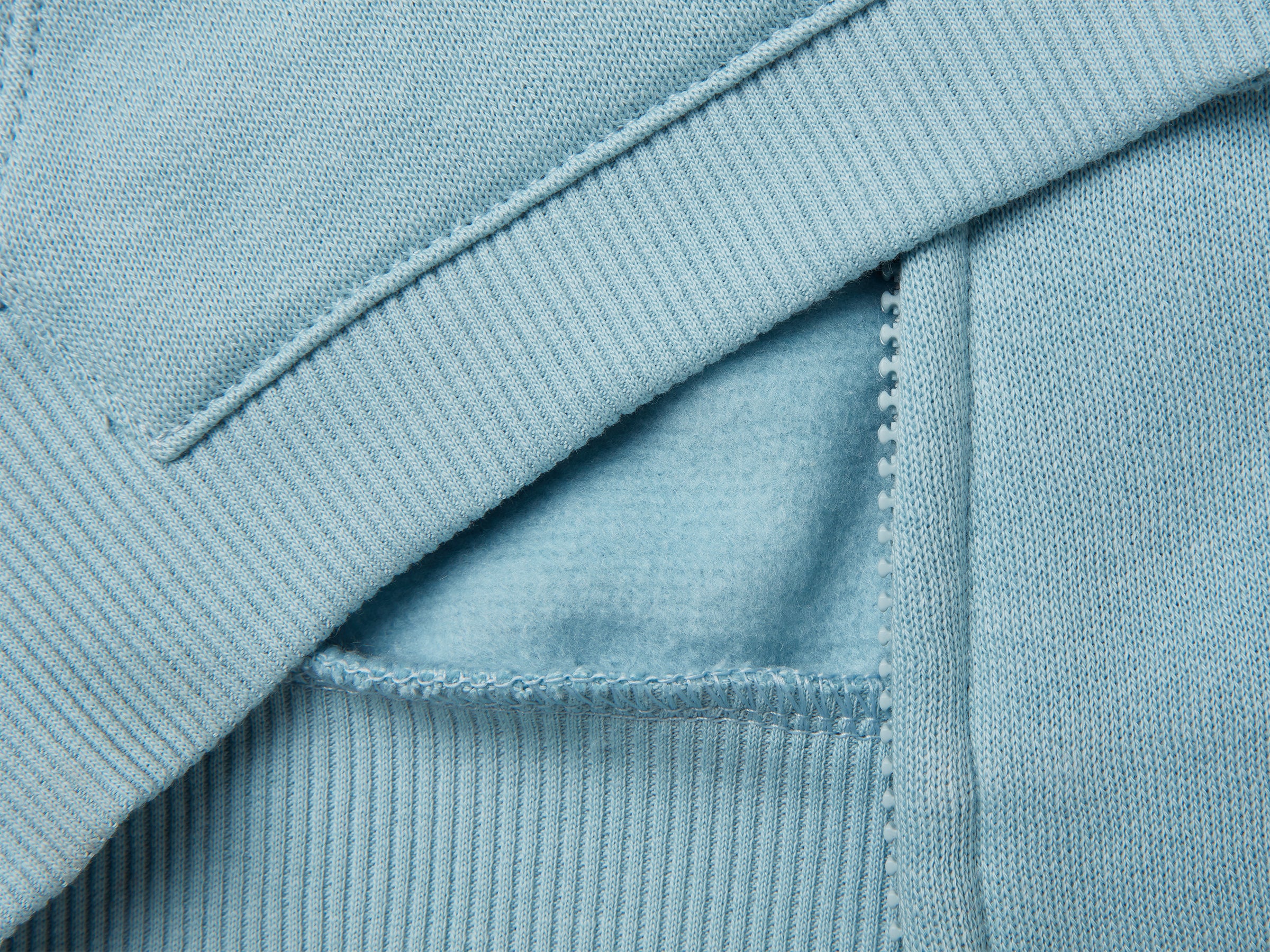 Casaco quente com estampa e capuz - ucb_image_DS1