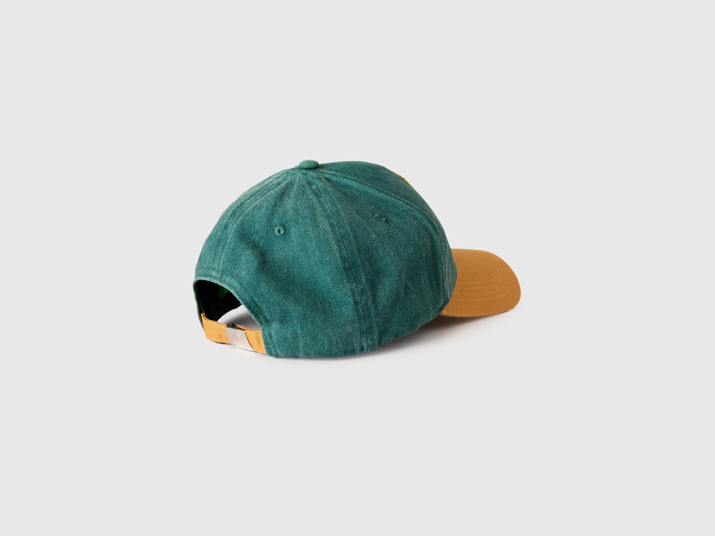 Baseball cap with embroidery - ucb_image_BS