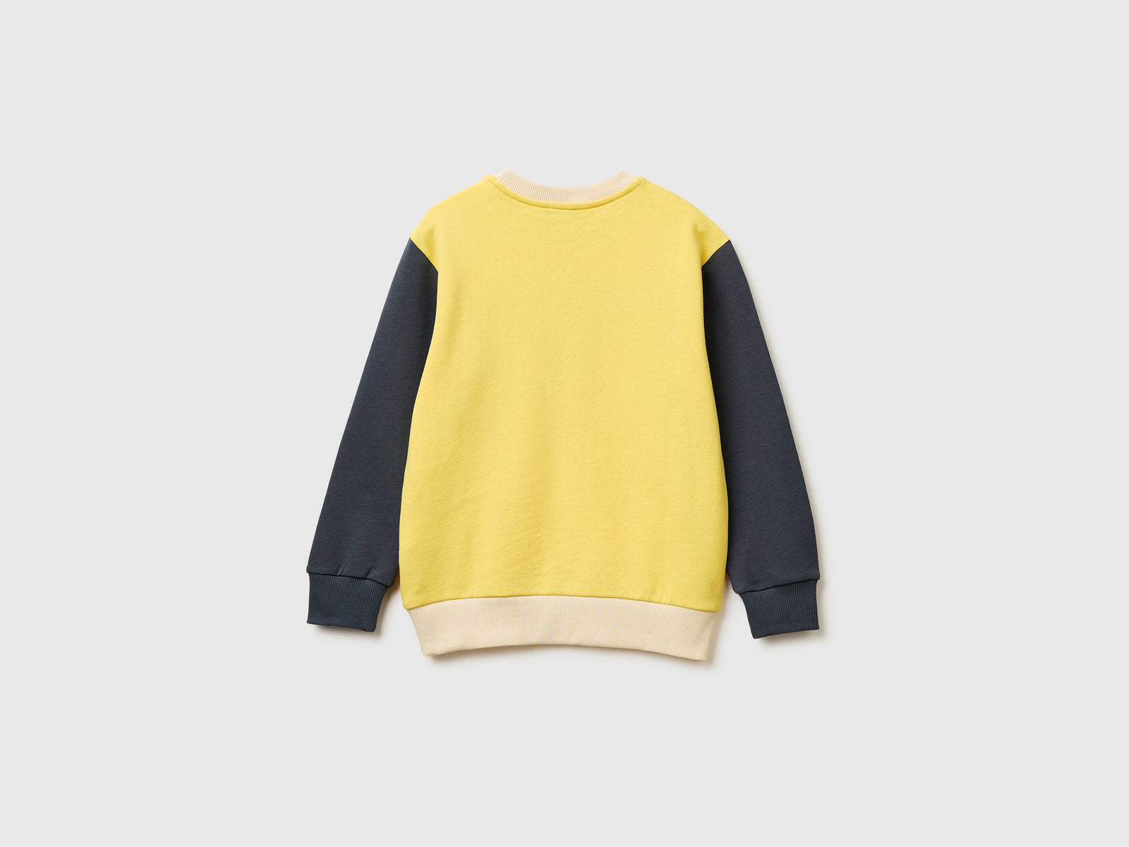 Sweatshirt with logo - ucb_image_BS