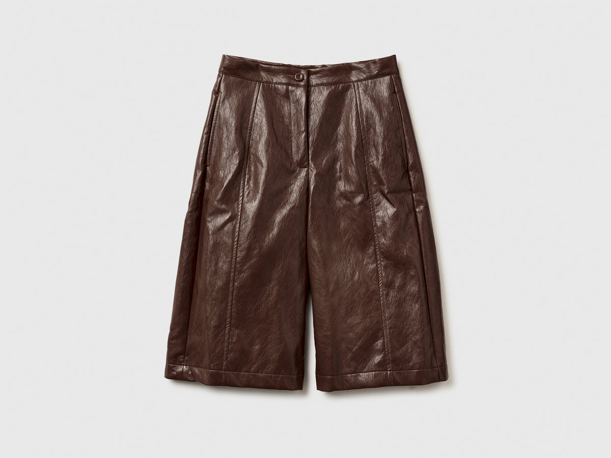Bermudas em tecido efeito pele - ucb_image_FS
