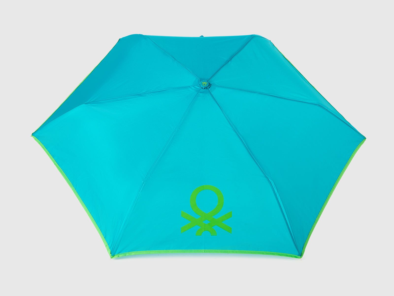 Turquoise umbrella - ucb_image_DS1