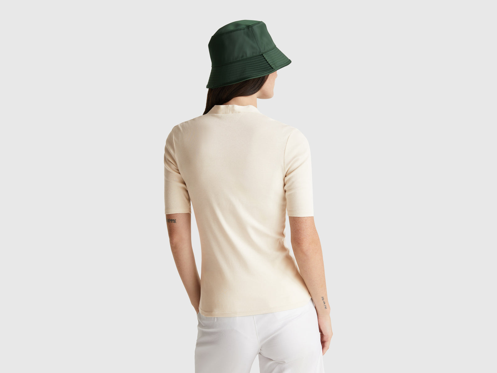 T-shirt slim fit em algodão de fibra longa - ucb_image_B