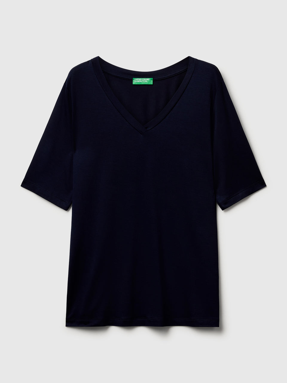 T-shirt decote em V em viscose stretch - ucb_image_FS