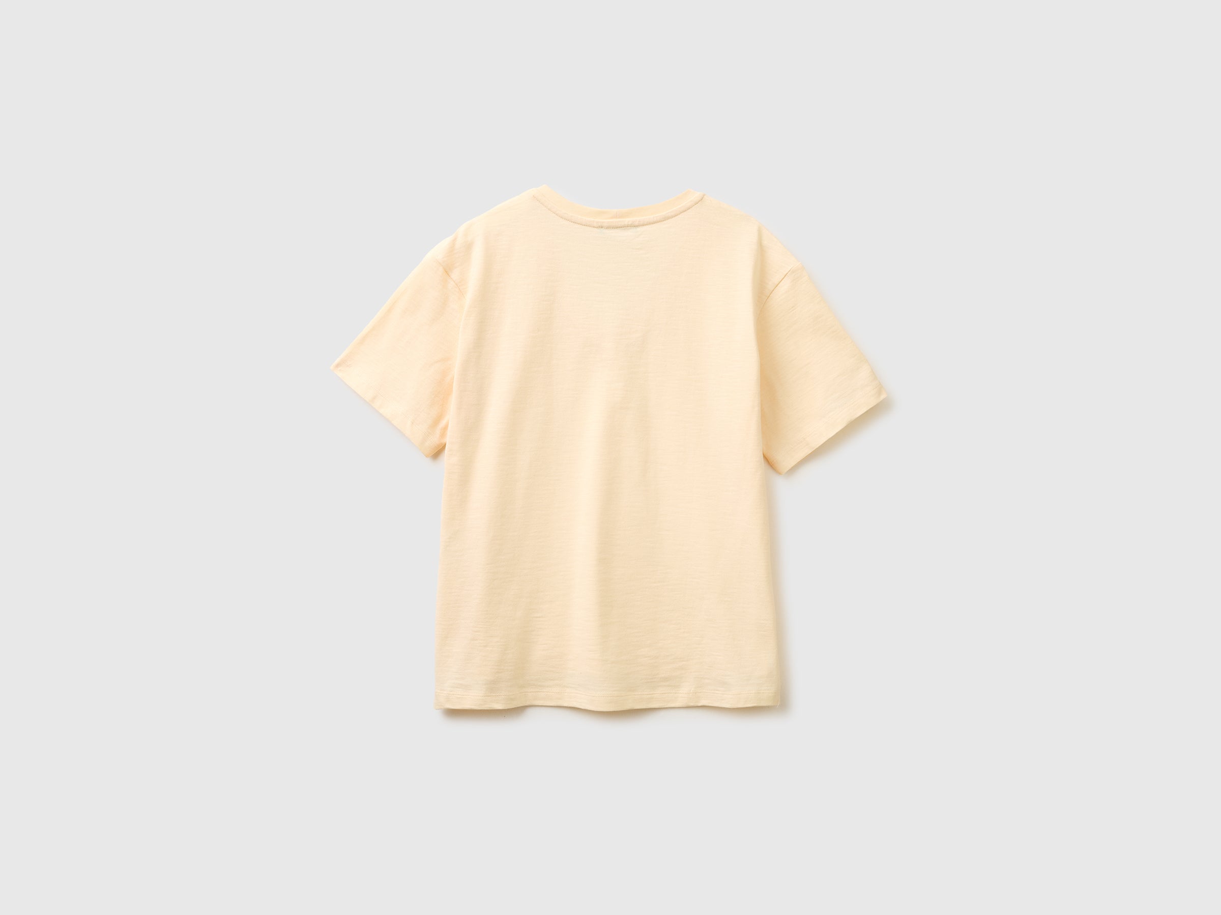 V-neck t-shirt in lightweight cotton - ucb_image_BS