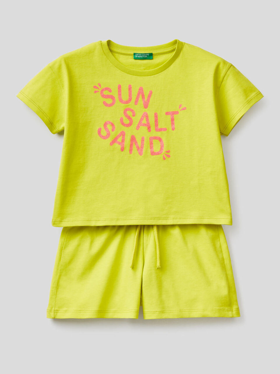 T-shirt and shorts set image number 1
