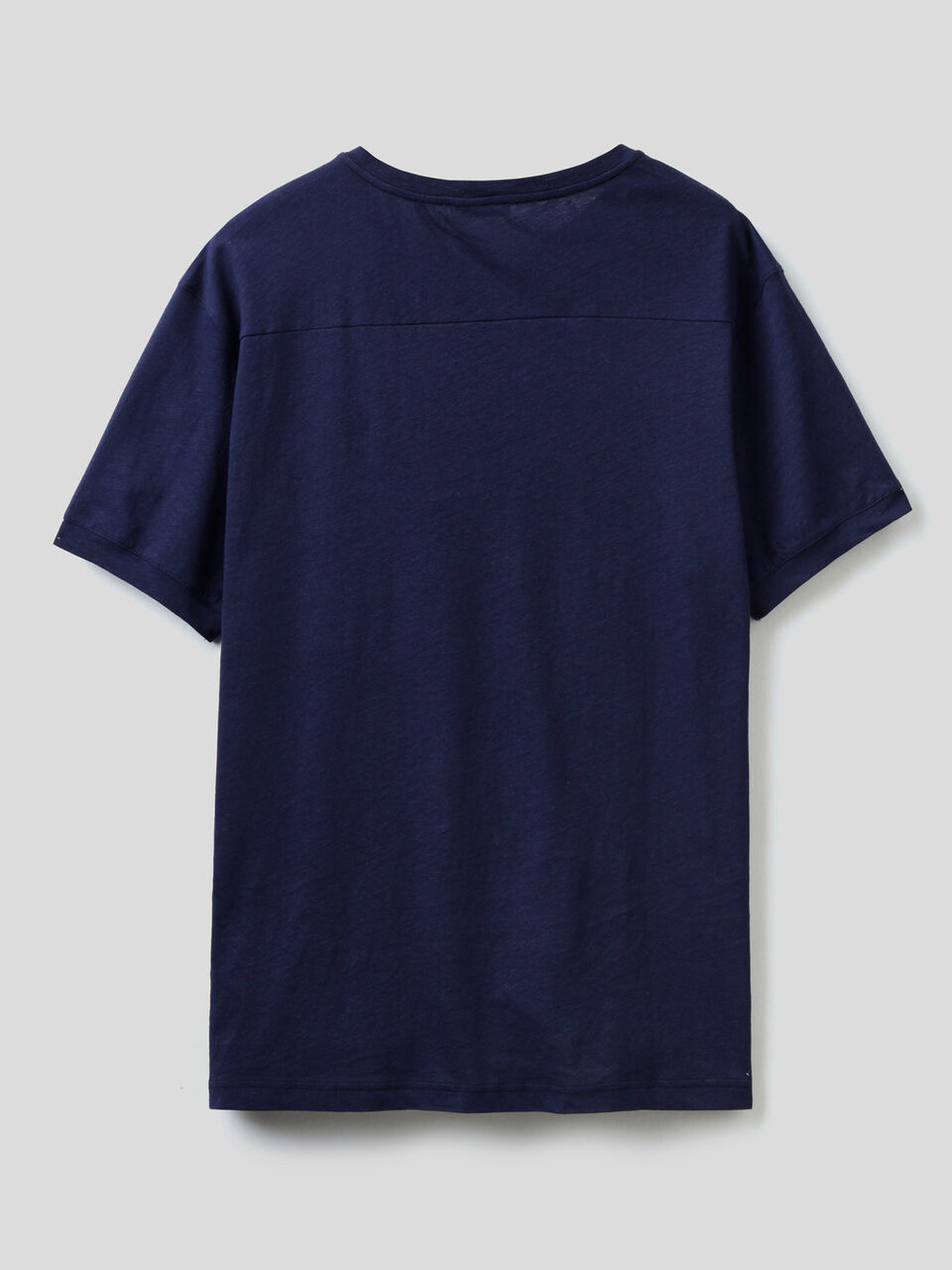 T-shirt in linen blend with pocket image number 2