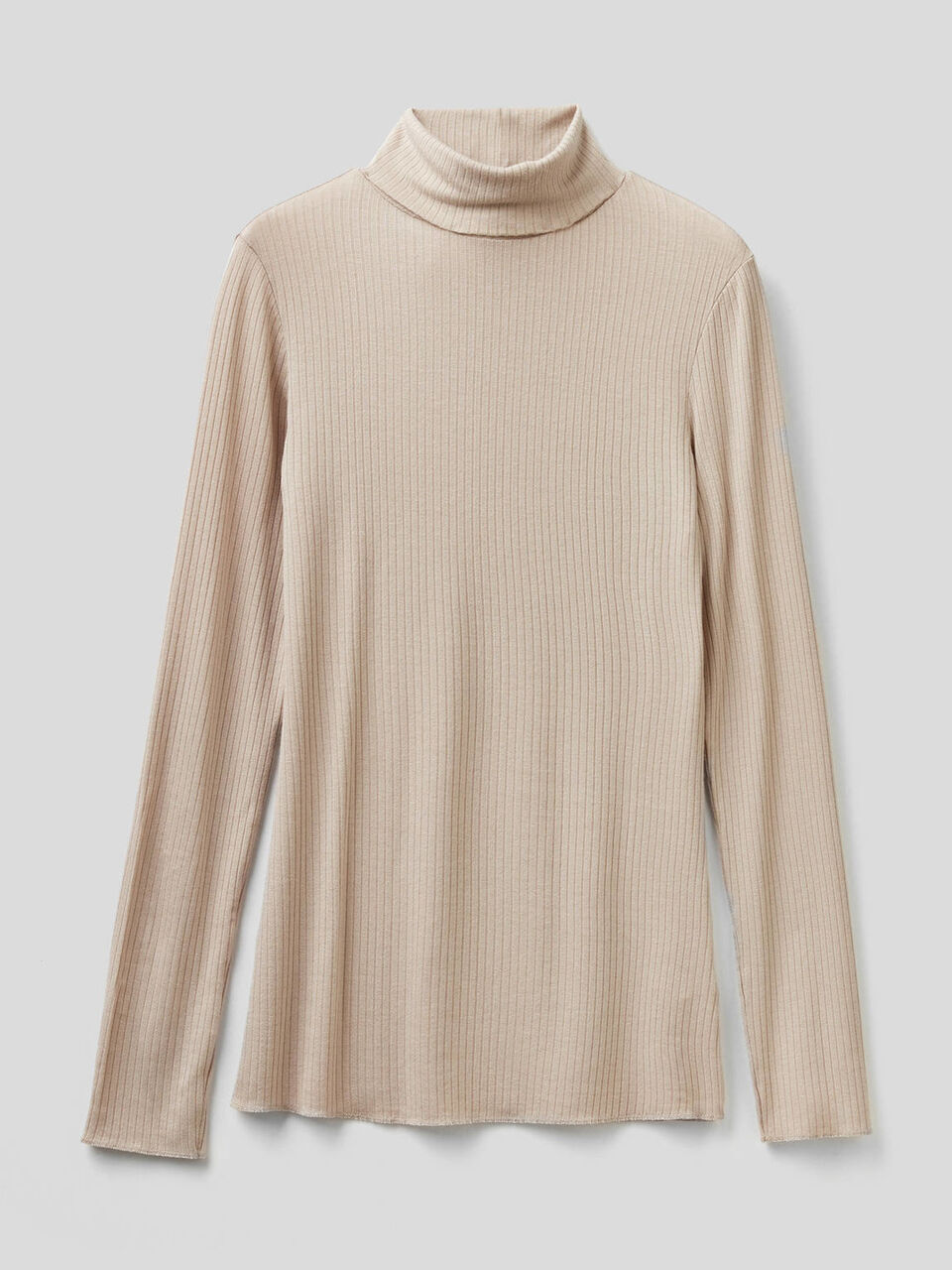 Turtle neck t-shirt in cashmere blend image number 1