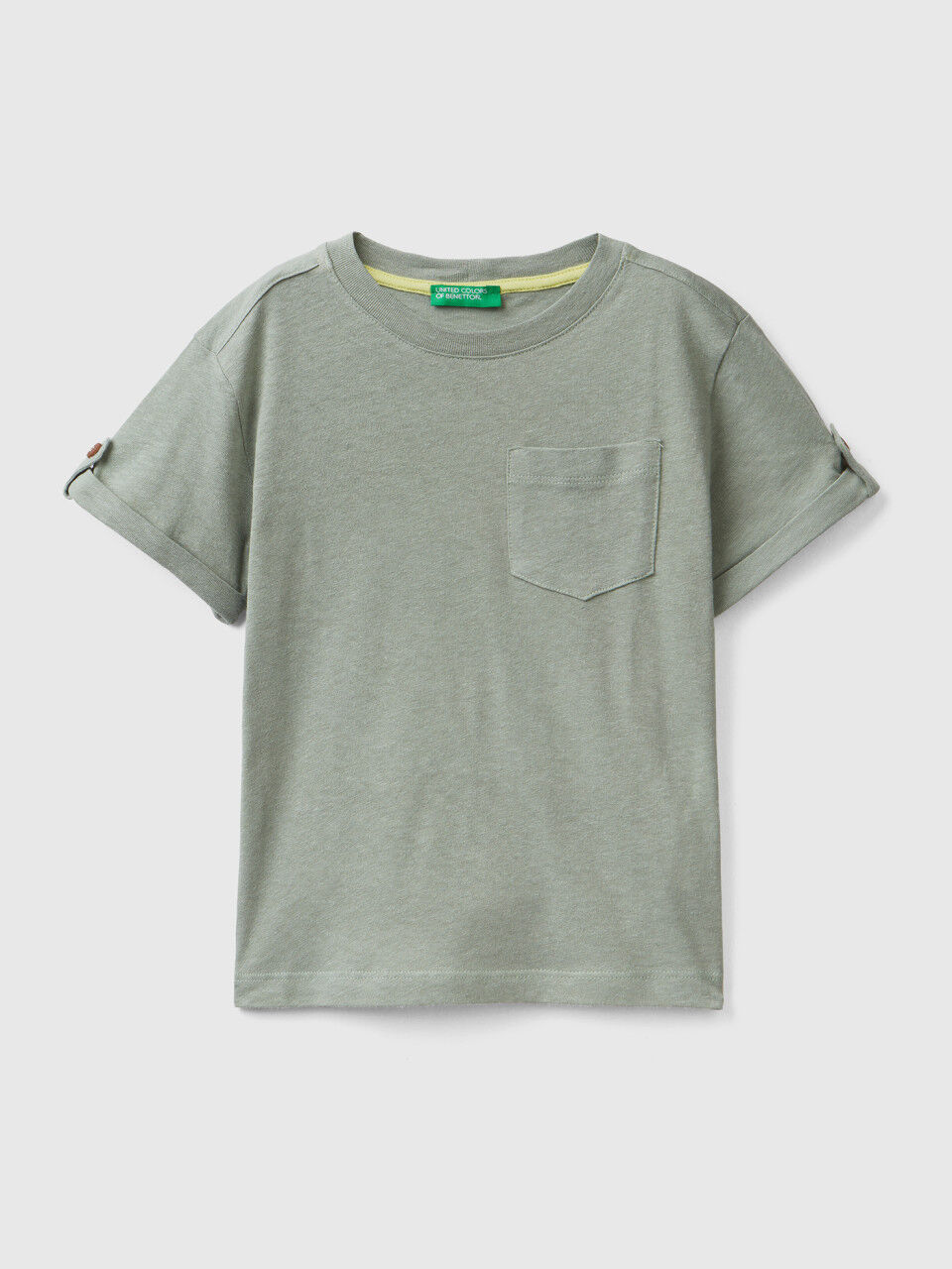 Linen blend t-shirt with pocket