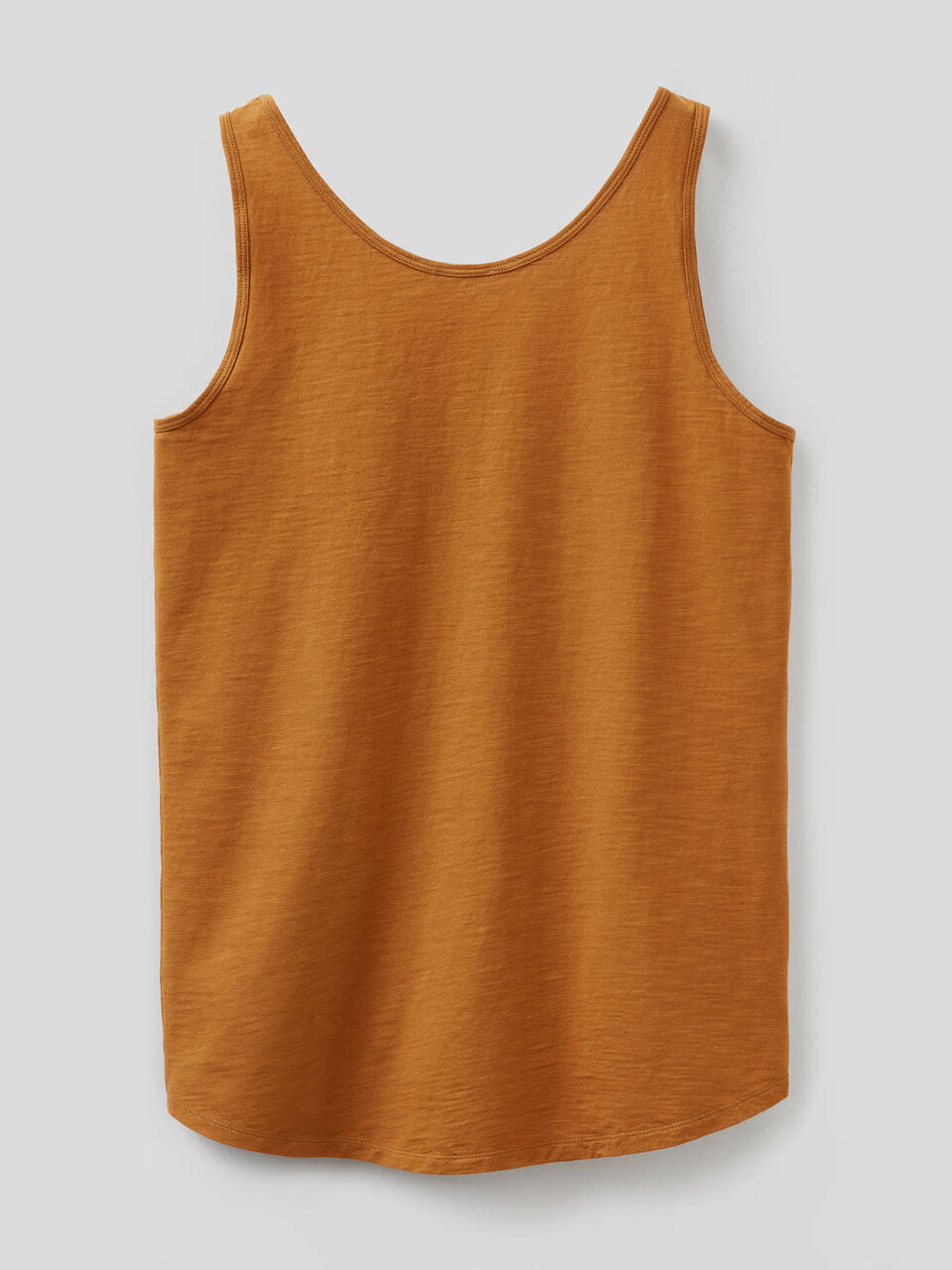 100% cotton tank top with rounded bottom image number null