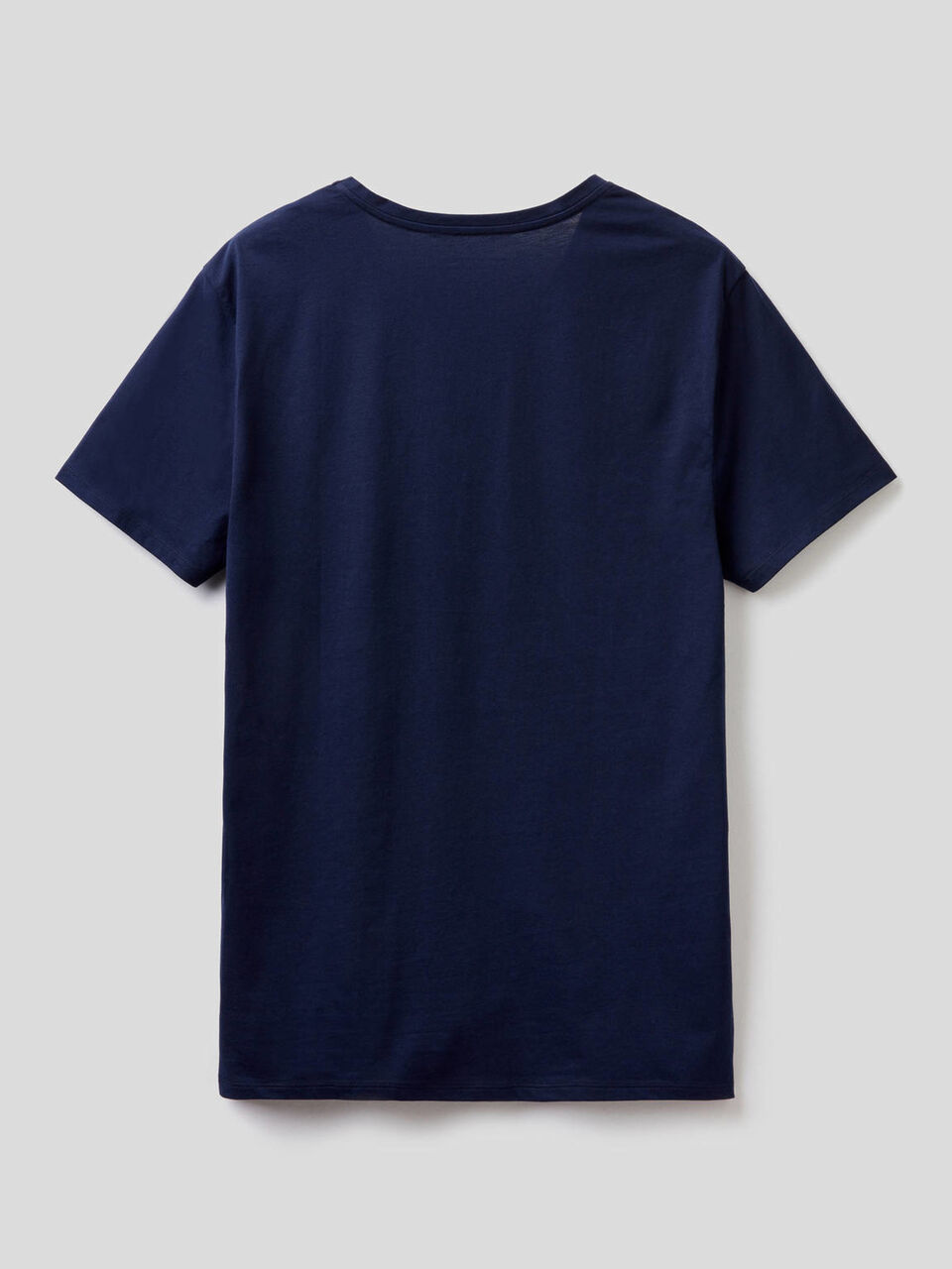 100% cotton t-shirt with V-neck image number 2