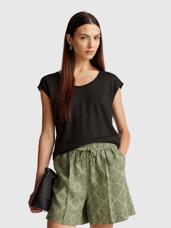 Wide neck t-shirt in pure linen Women