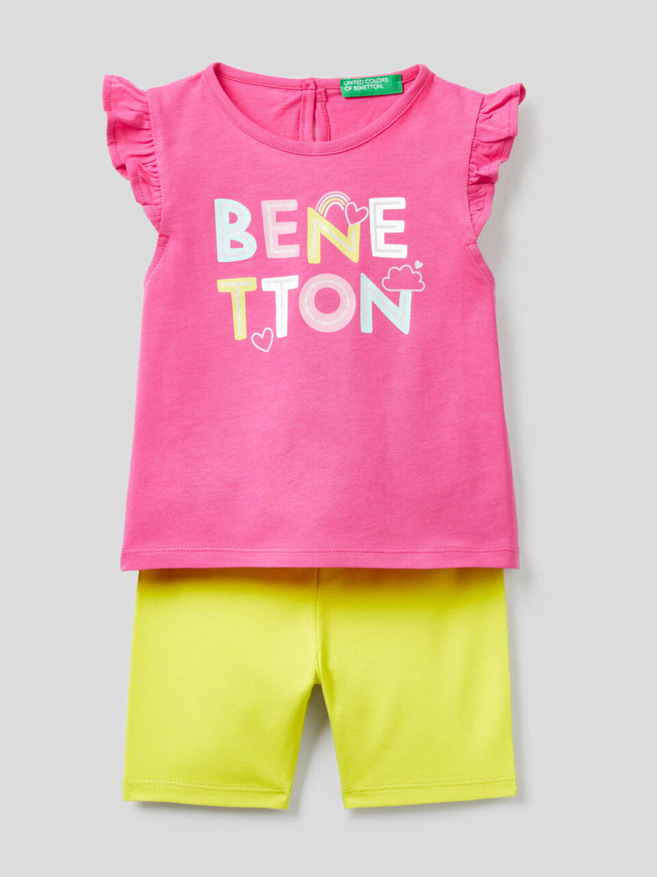T-shirt and bermudas set image number 1
