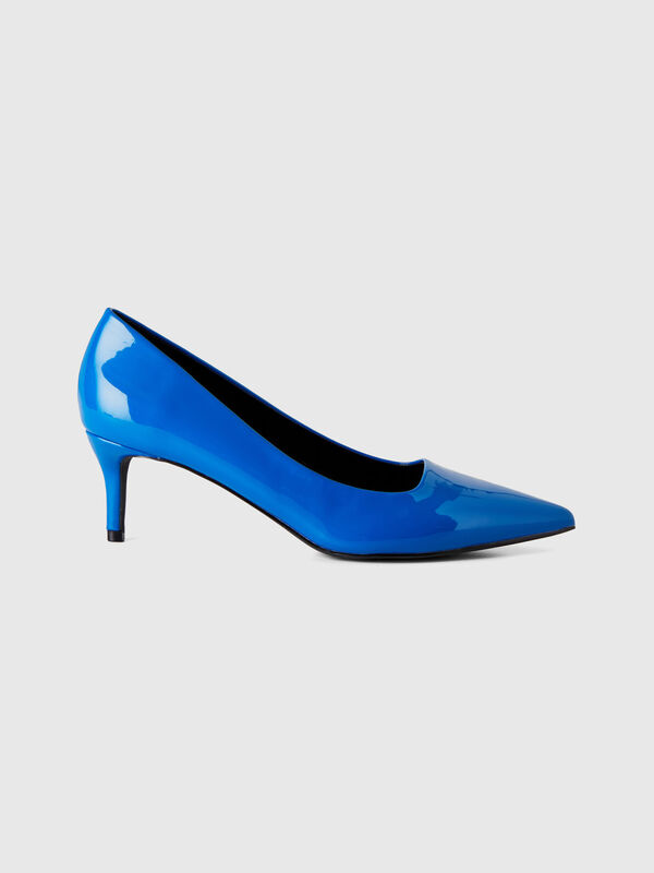 Blue pump with patent heel Women