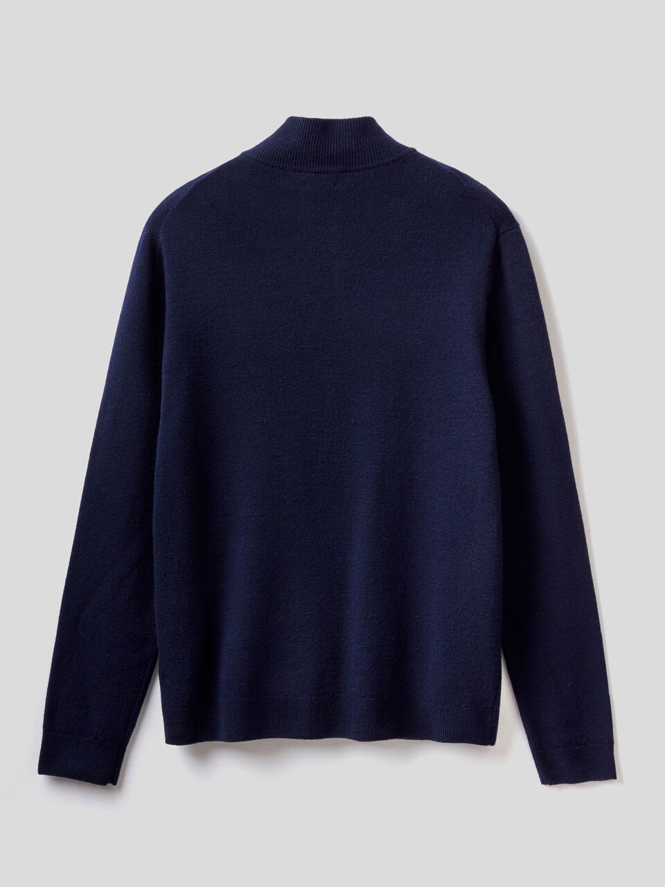 Zip-up cardigan in 100% virgin wool image number 2