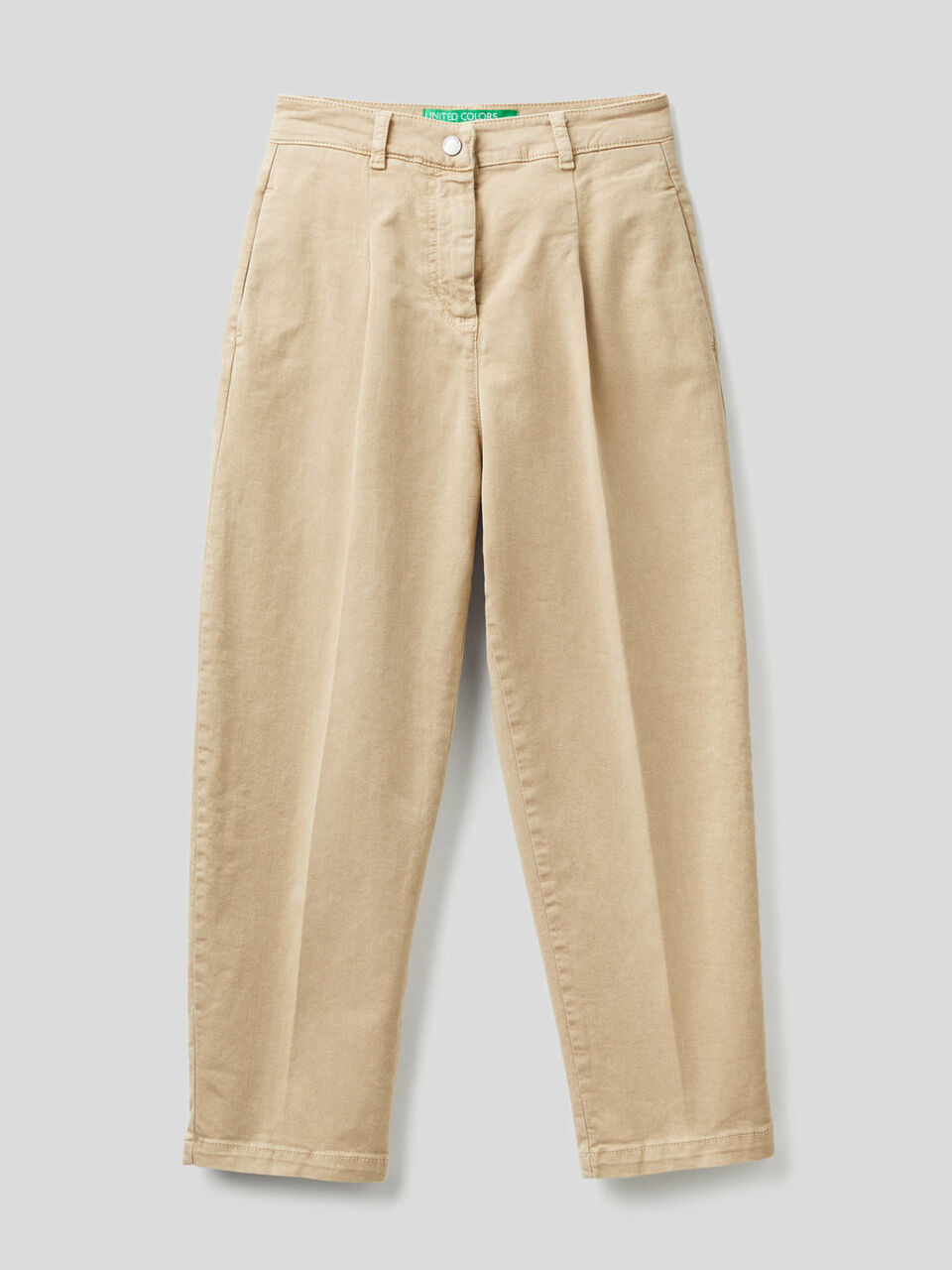 Carrot fit trousers with pleats image number 1