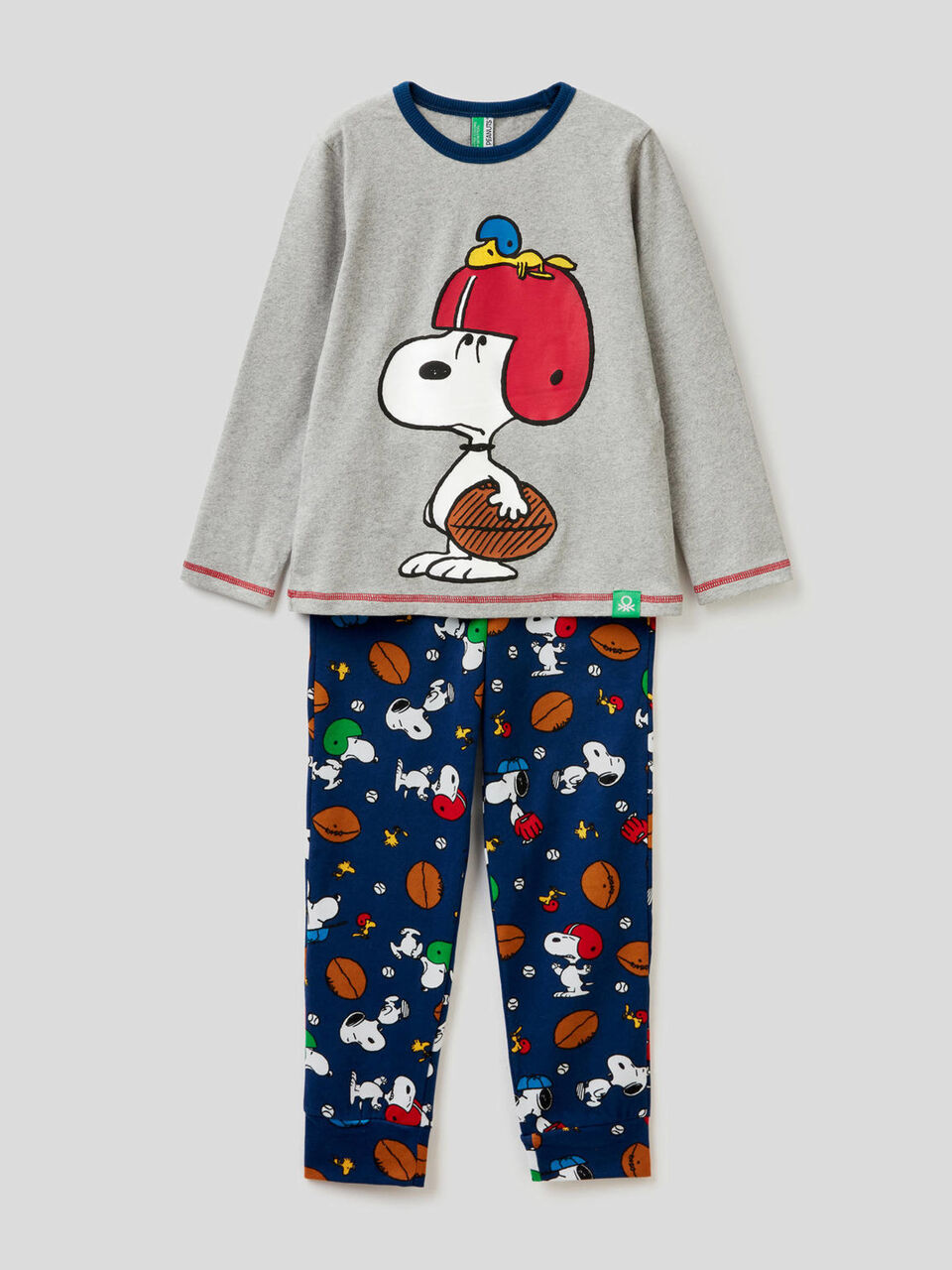 Long pyjamas with Snoopy print image number 1