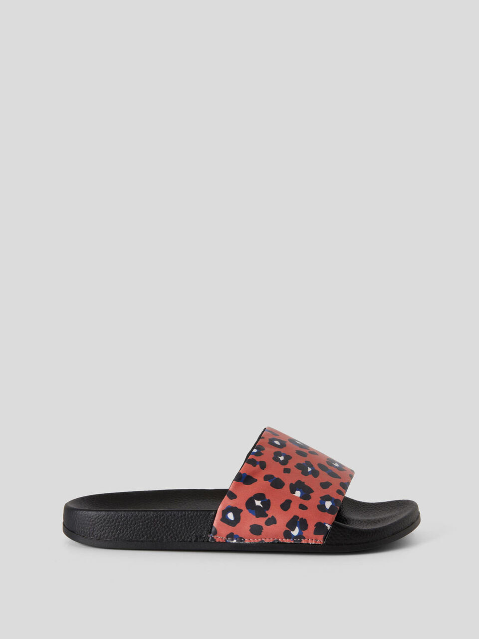Open-toe slippers image number 1