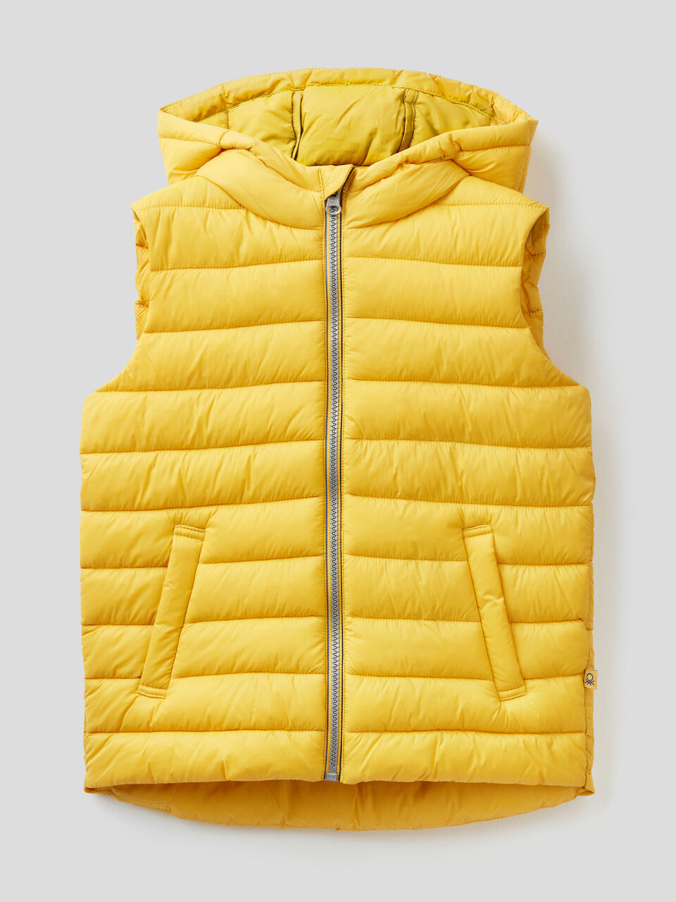 Sleeveless jacket with hood image number 1