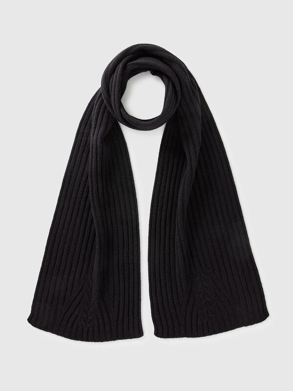 Scarf with cable knit Women