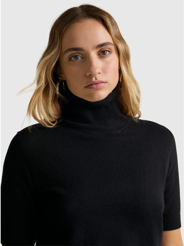 Black short sleeve turtleneck in cashmere blend Black short sleeve turtleneck in cashmere blend Women