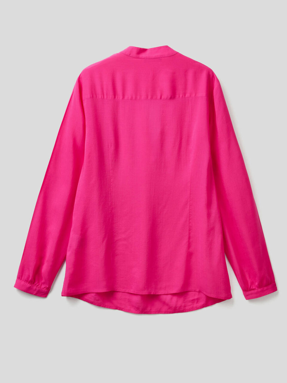 Flowy blouse with V-neck image number null