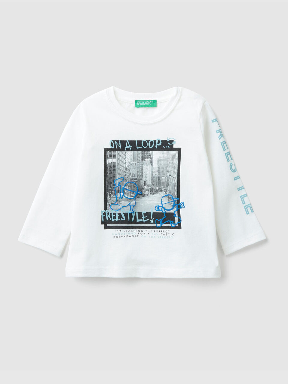T-shirt with print and neon details image number 1