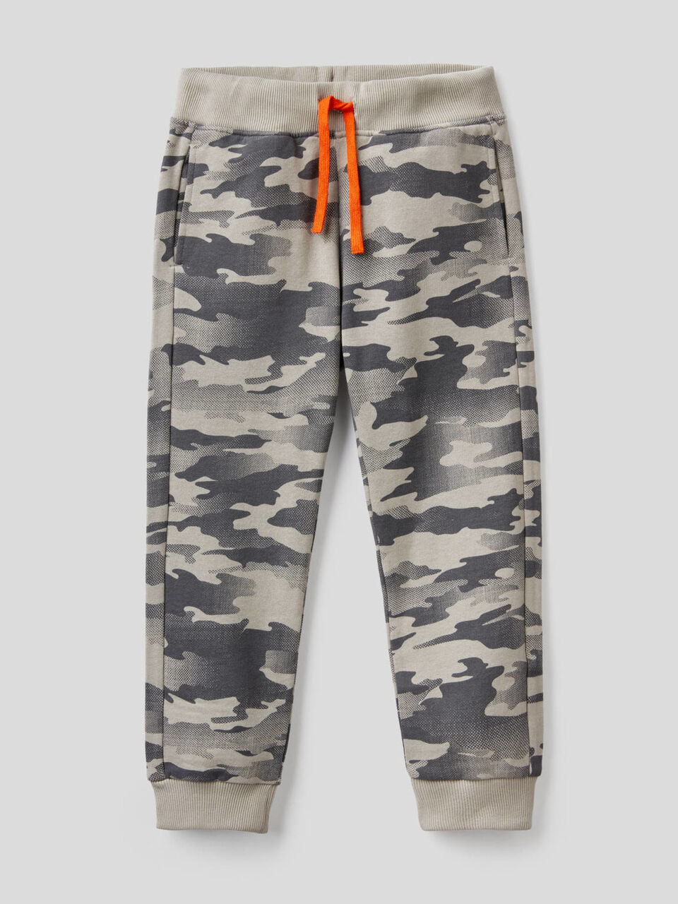 Camouflage sweatpants image number 1