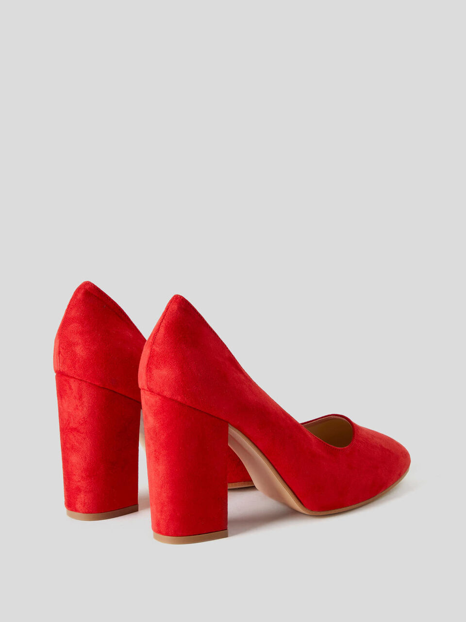 Pump with wide heel image number 2