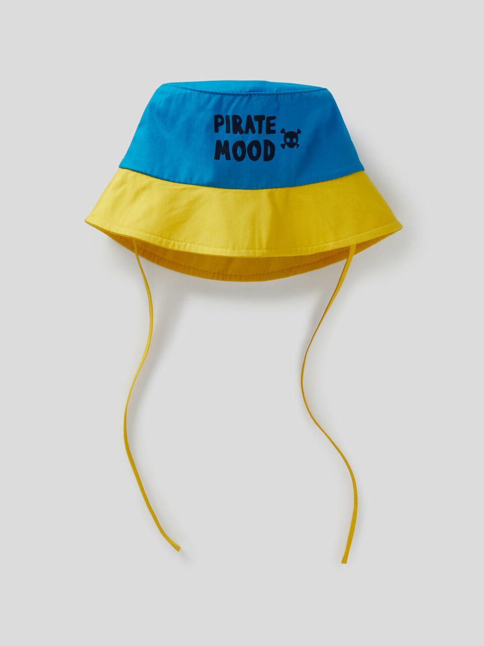 Two-tone fisherman style hat image number 1