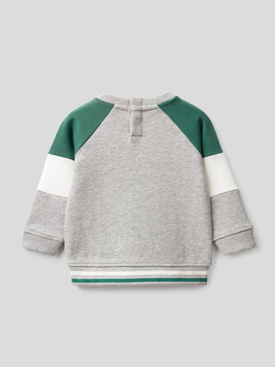 Sweatshirt with color block sleeves image number 2