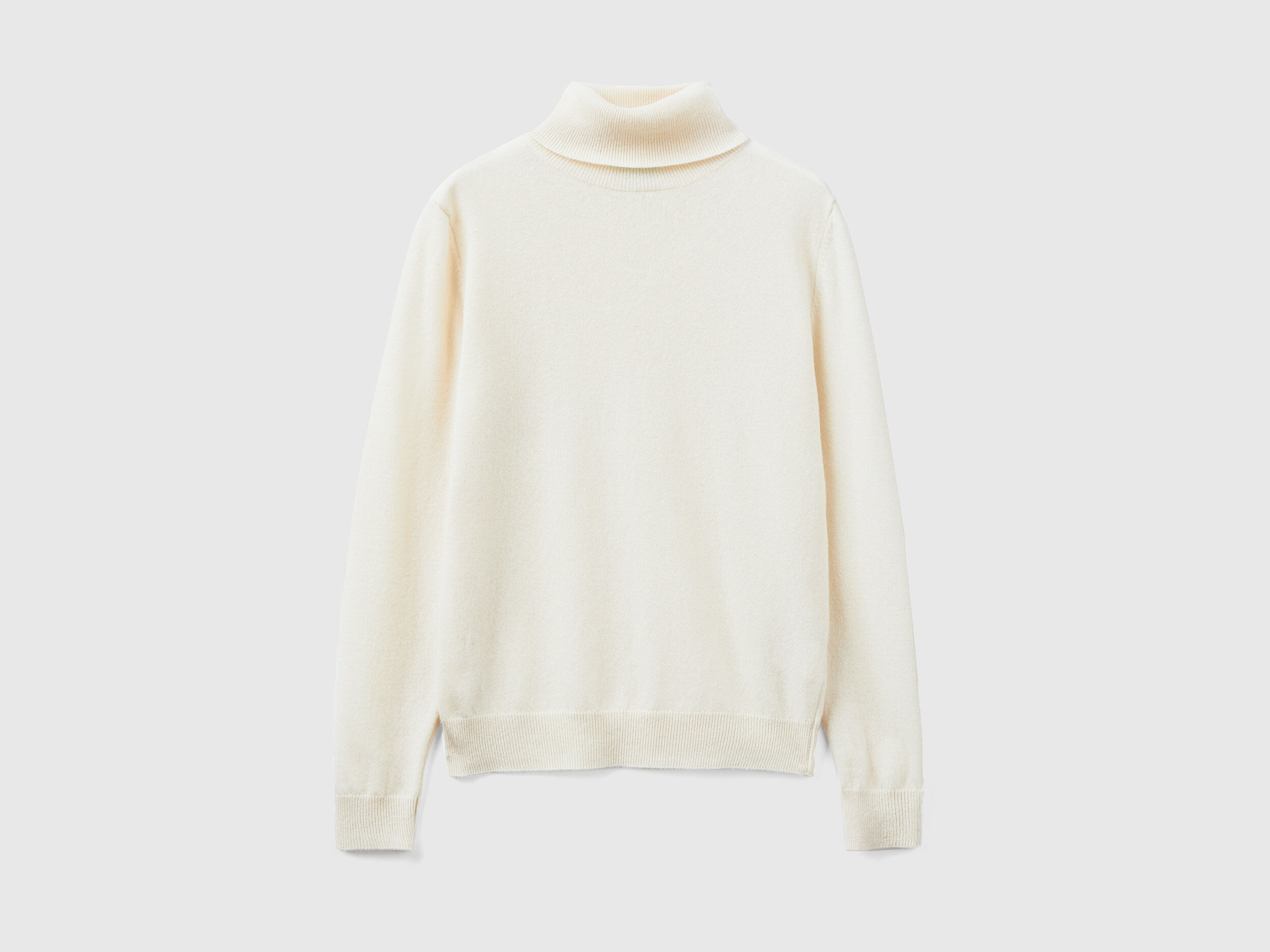 White turtleneck sweatshirt shop
