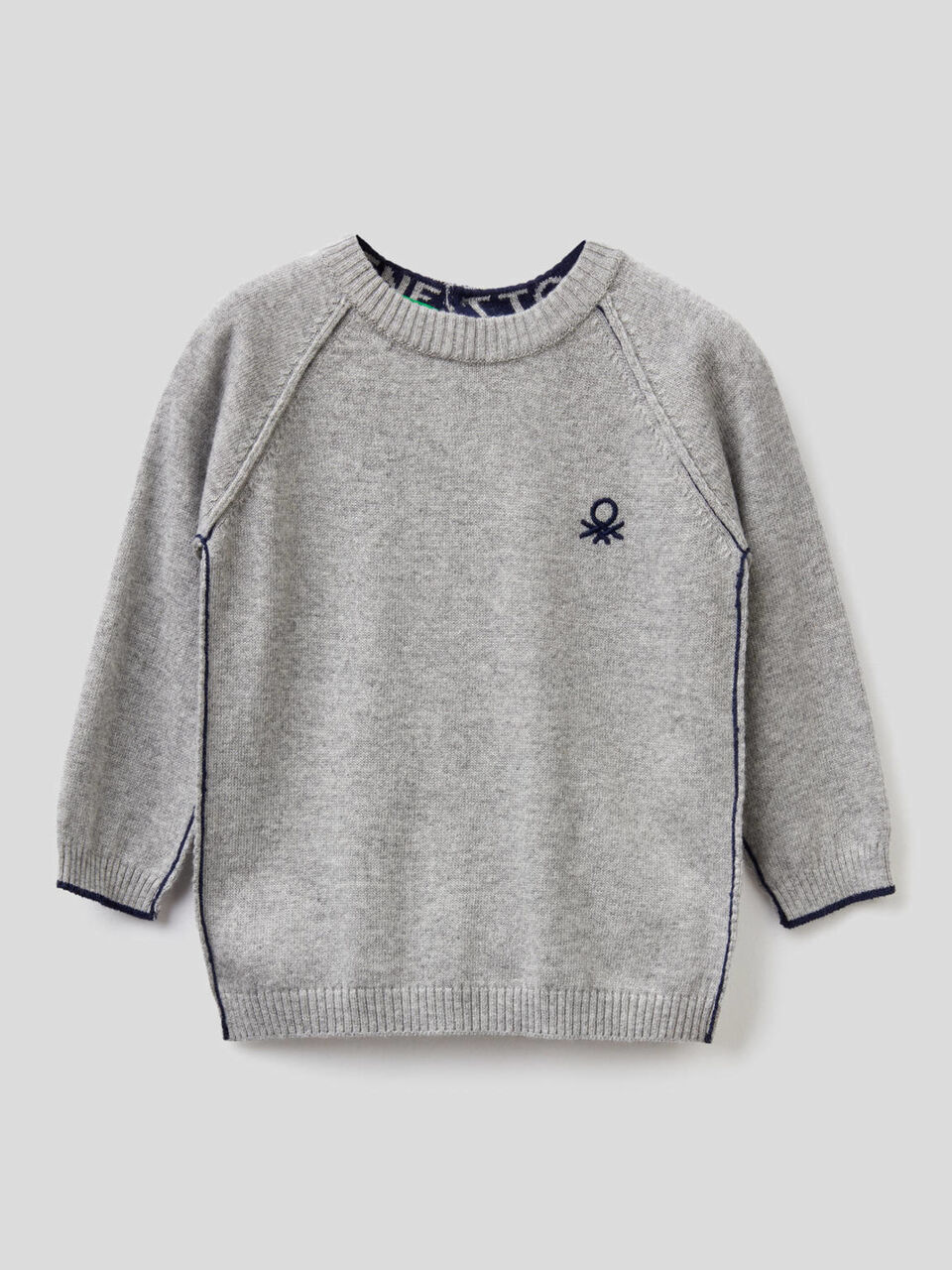 Crew neck sweater with raglan sleeves image number 1