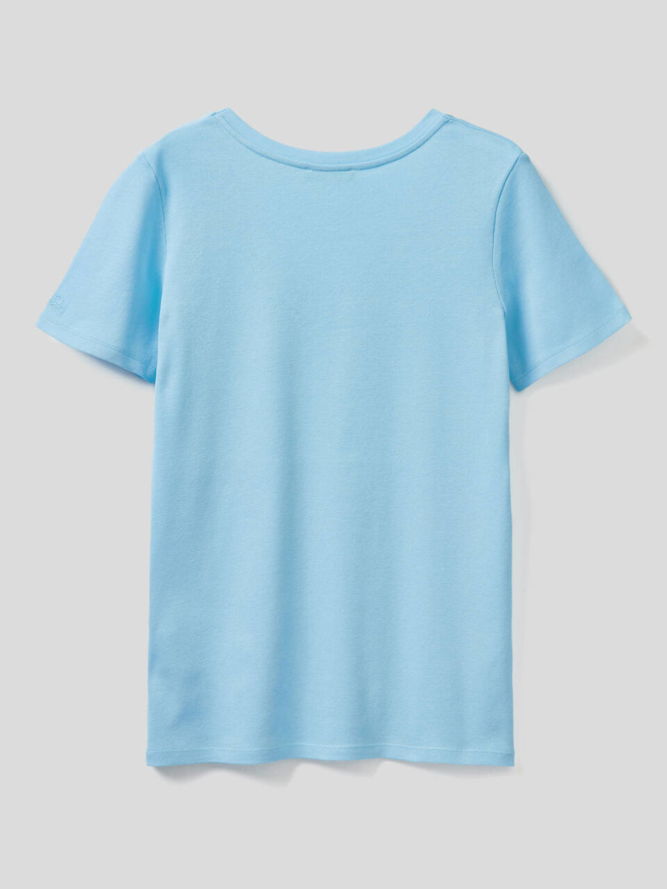 Pure cotton t-shirt with V-neck image number 2