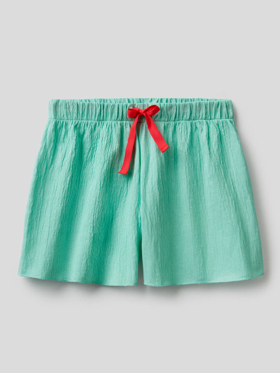 Shorts with crinkled look image number 1