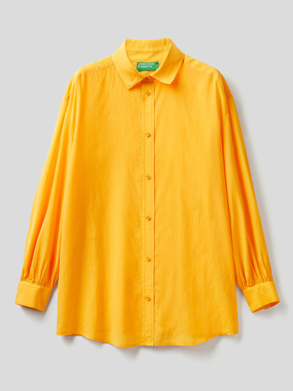 Shirt with puff sleeves image number 1