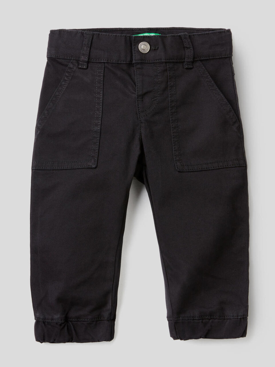 Trousers with maxi pockets image number 1
