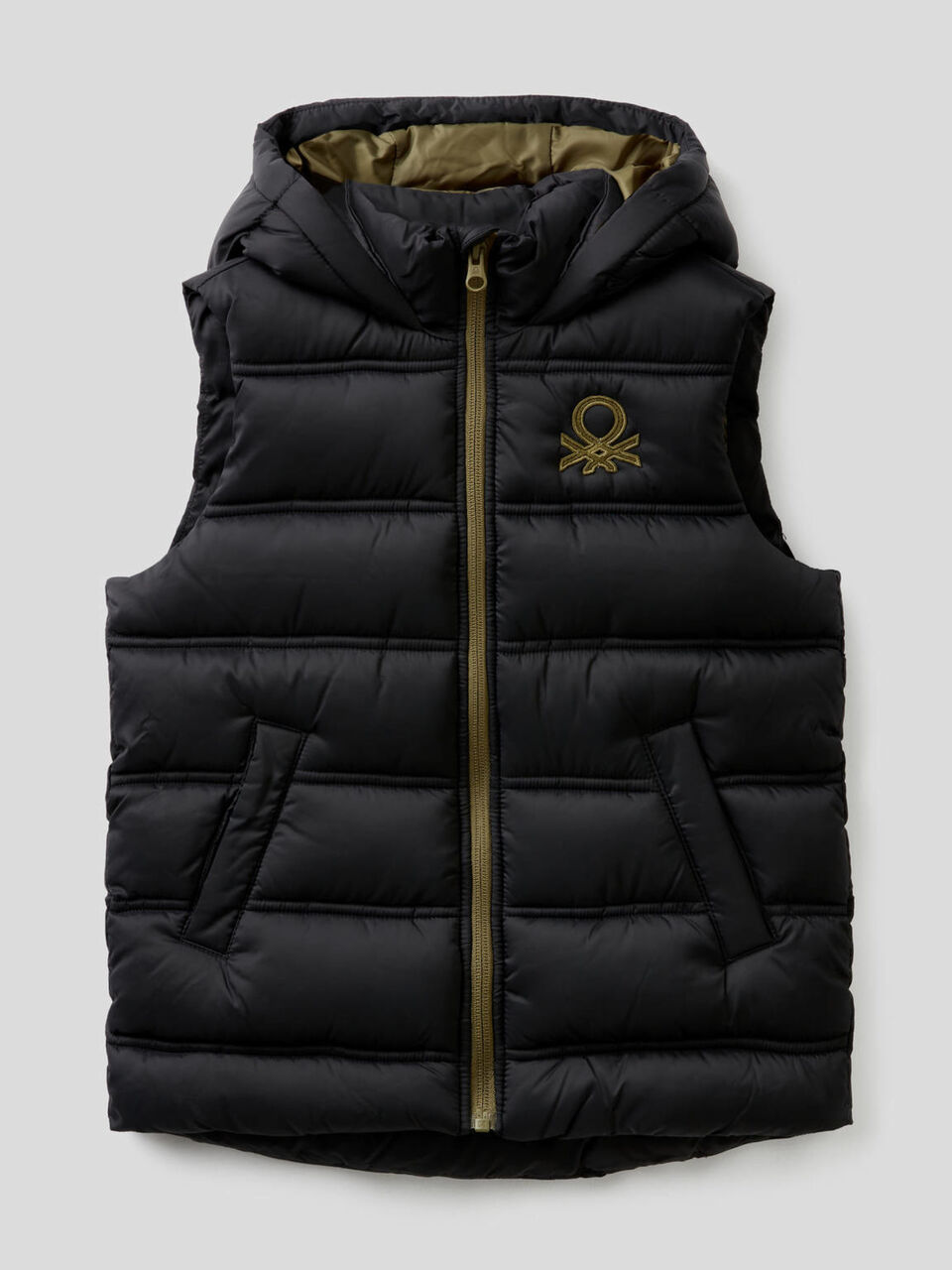 Sleeveless jacket with hood image number 1