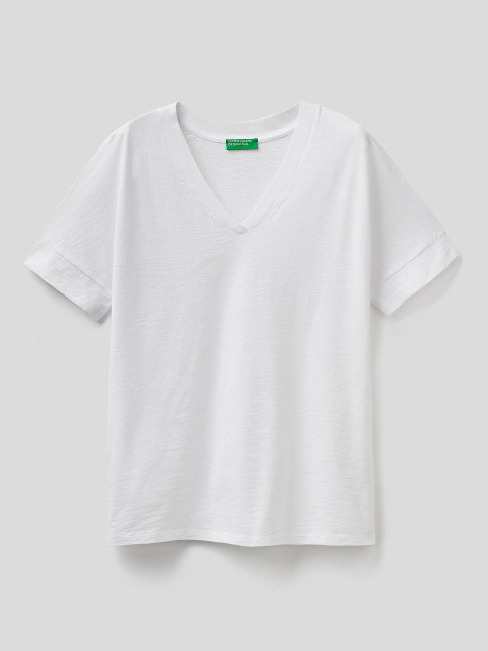 100% cotton t-shirt with V-neck image number 1