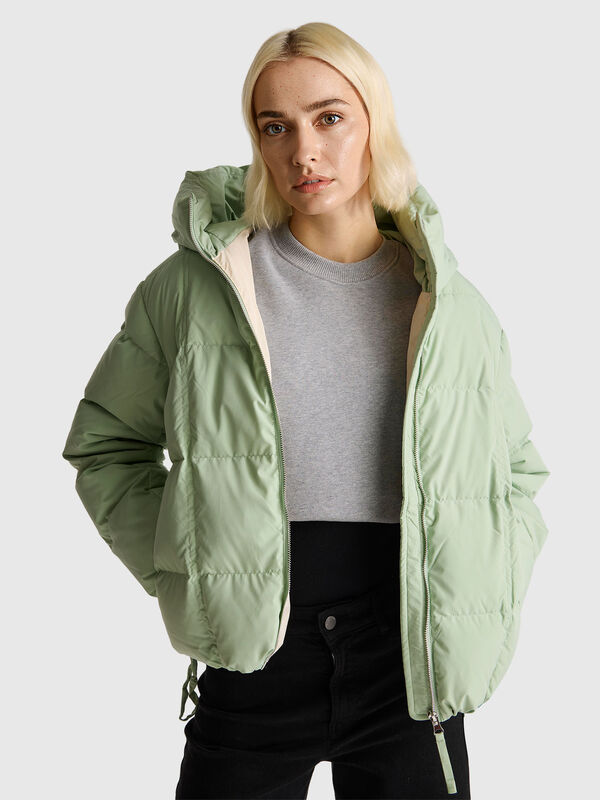 Short down jacket padded with recycled feathers Women