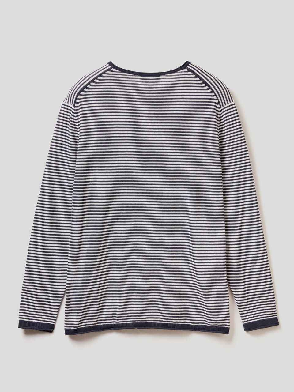 Crew neck sweater with thin stripes image number 2