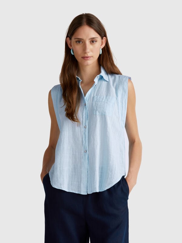 Sleeveless shirt with knot Women