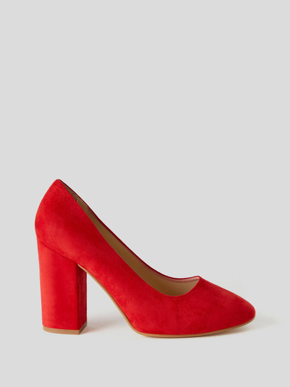Pump with wide heel image number 1