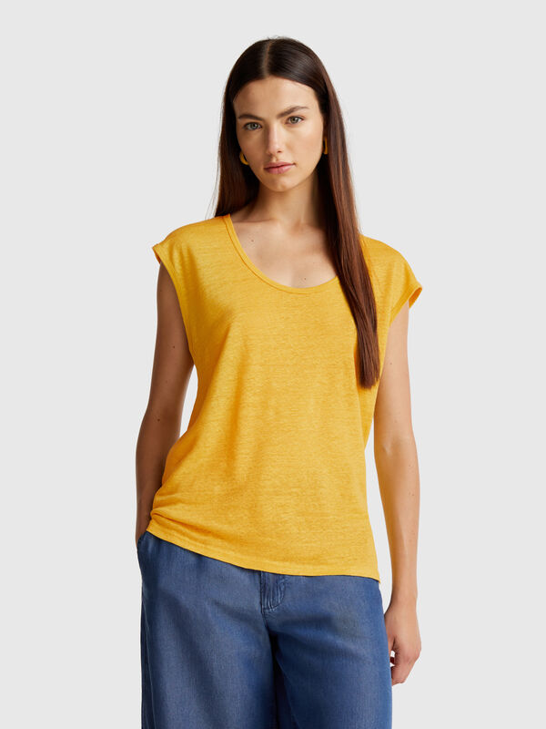 Wide neck t-shirt in pure linen Women