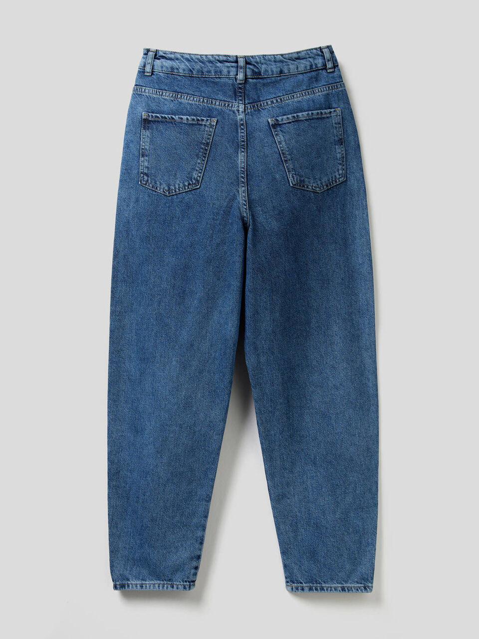 Carrot fit jeans in 100% cotton denim image number 2