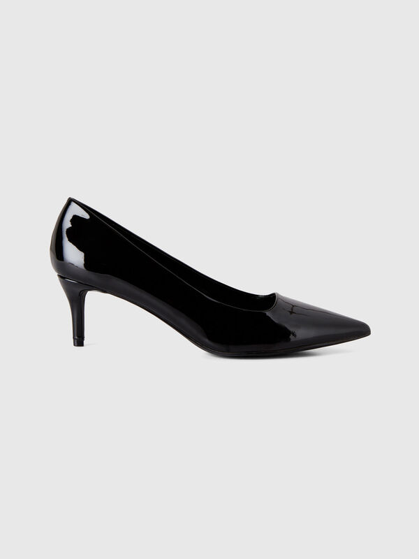 Black pumps with patent heels Women