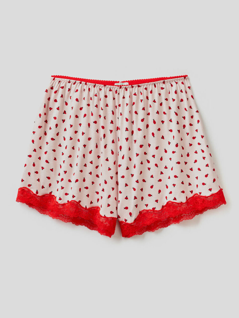 Patterned shorts with lace image number 1