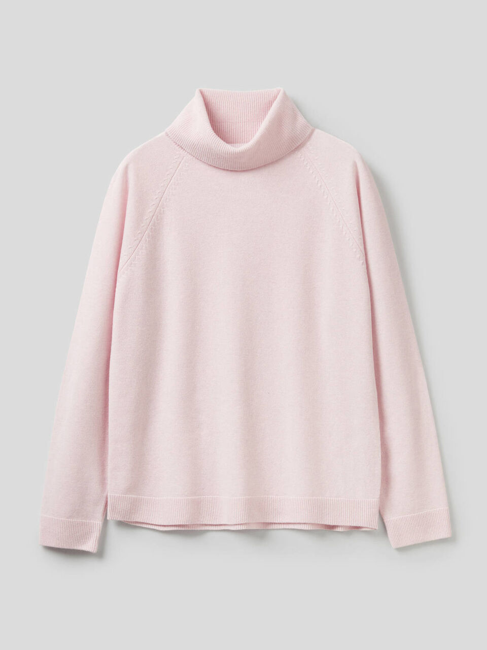Turtleneck sweater in cashmere and wool blend image number 1