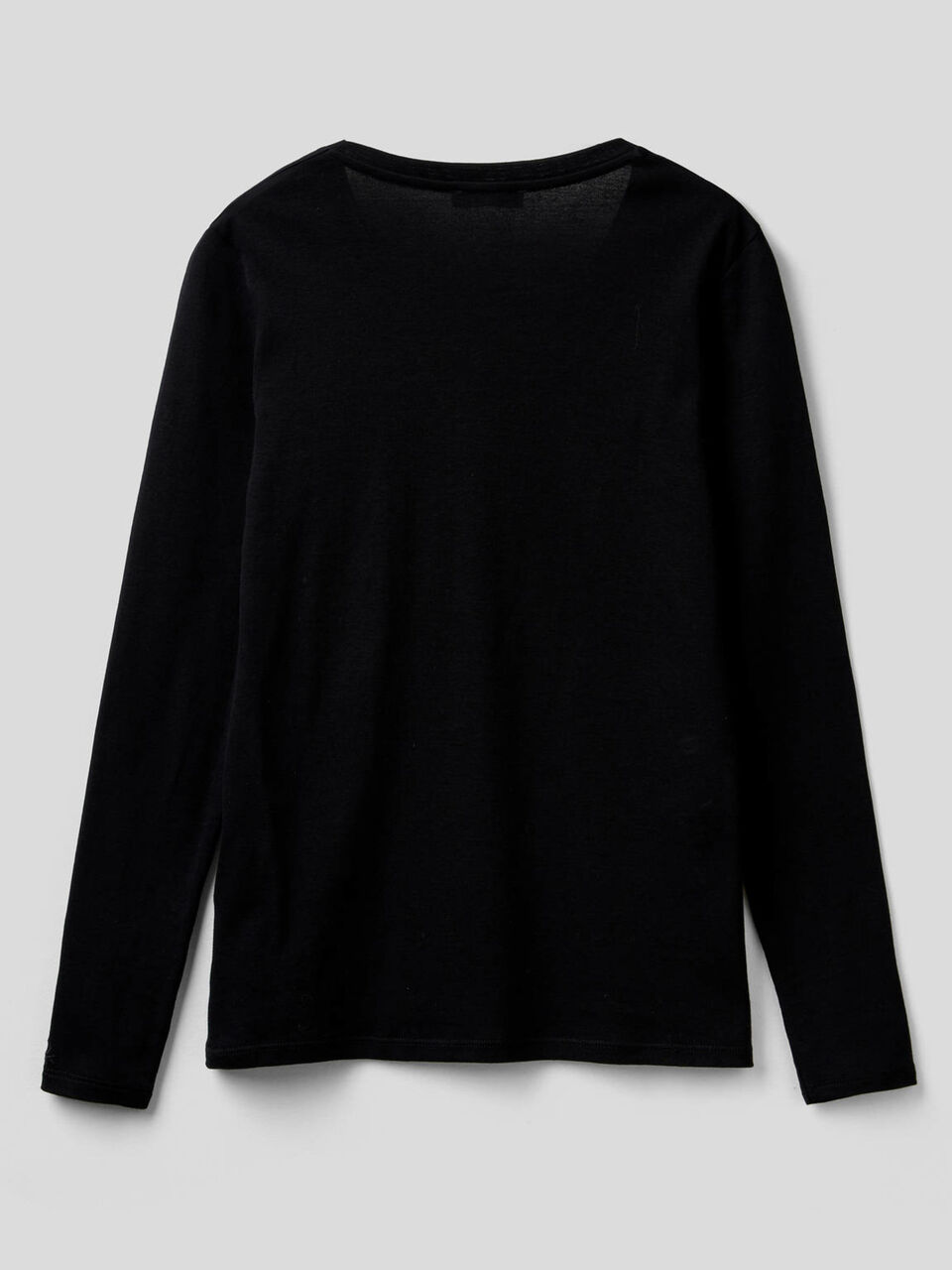 Long sleeve t-shirt with V-neck image number 2